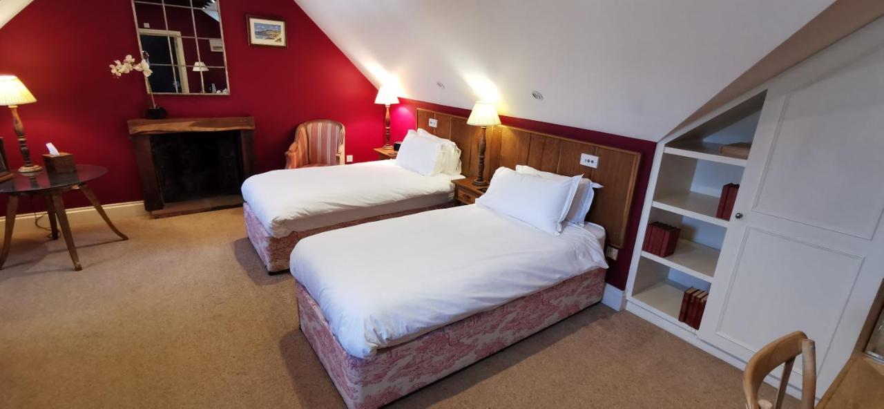 Buccleuch And Queensberry Arms Hotel Торнхилл Экстерьер фото
