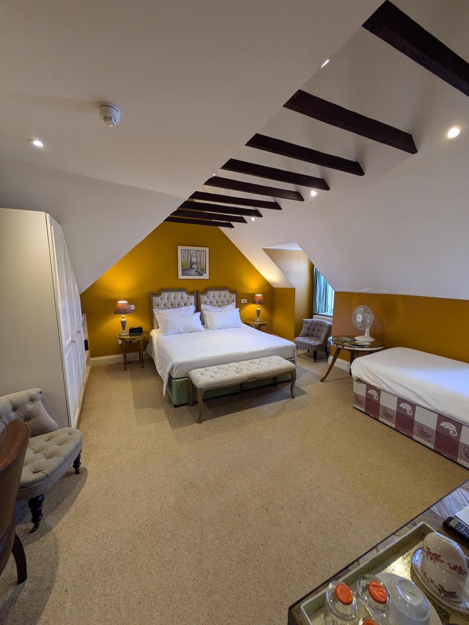 Buccleuch And Queensberry Arms Hotel Торнхилл Экстерьер фото