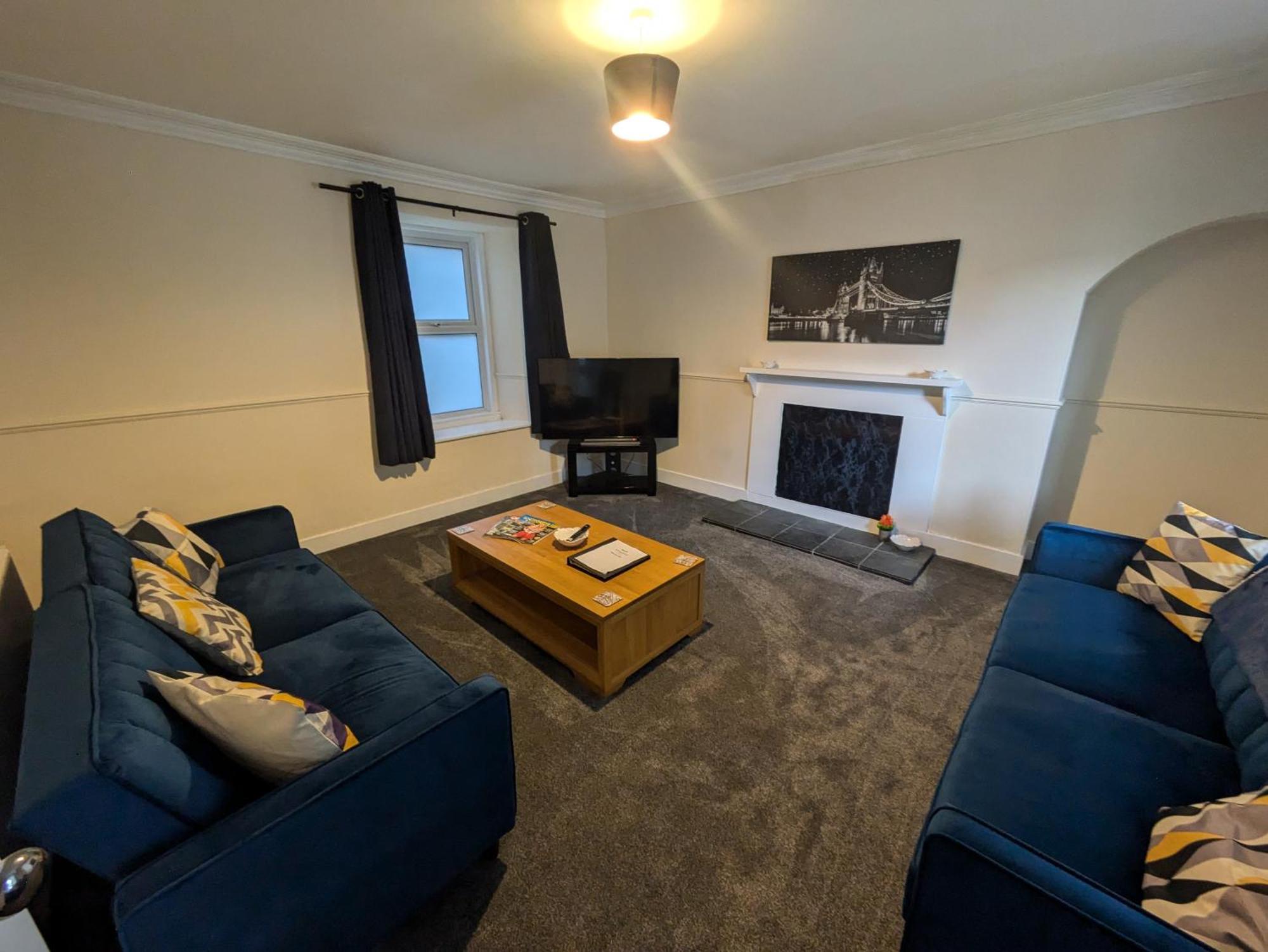 Buccleuch And Queensberry Arms Hotel Торнхилл Экстерьер фото